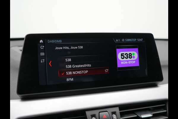 BMW X1 xDrive25e PHEV 221pk Dealer O.H. | Adaptive Cruise | Head Up | Camera | Harman / Kardon | Stoelen Memory & Verwarmd | Navigatie | DAB | Plug In Hybrid |