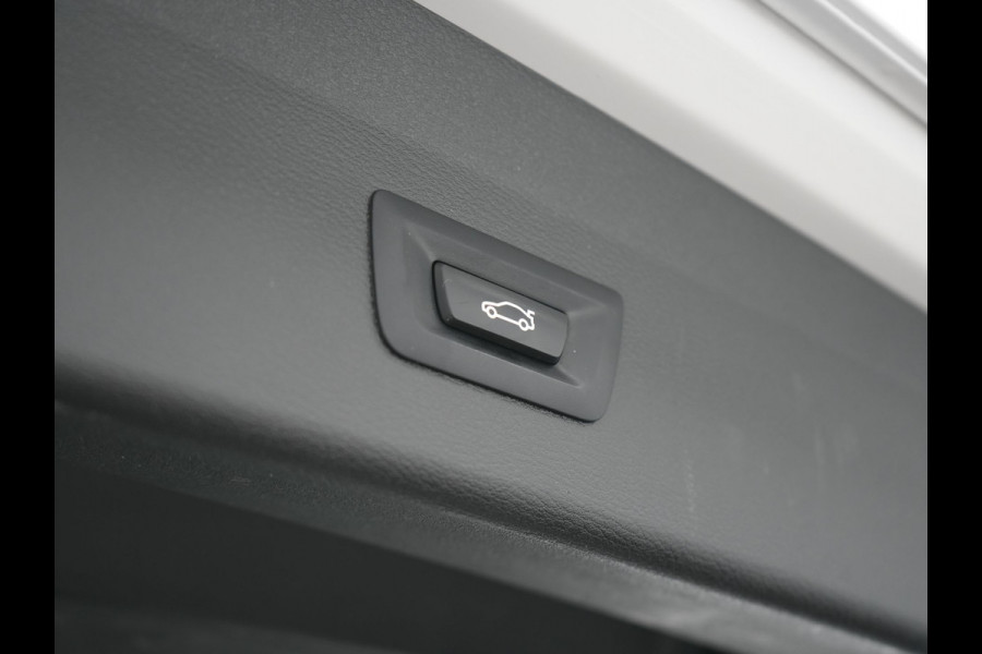 BMW X1 xDrive25e PHEV 221pk Dealer O.H. | Adaptive Cruise | Head Up | Camera | Harman / Kardon | Stoelen Memory & Verwarmd | Navigatie | DAB | Plug In Hybrid |