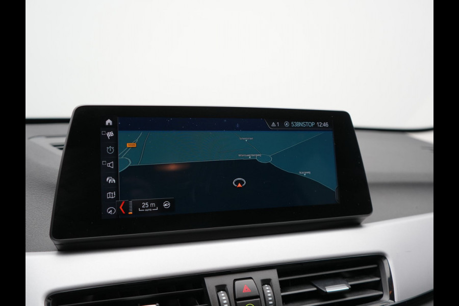 BMW X1 xDrive25e PHEV 221pk Dealer O.H. | Adaptive Cruise | Head Up | Camera | Harman / Kardon | Stoelen Memory & Verwarmd | Navigatie | DAB | Plug In Hybrid |