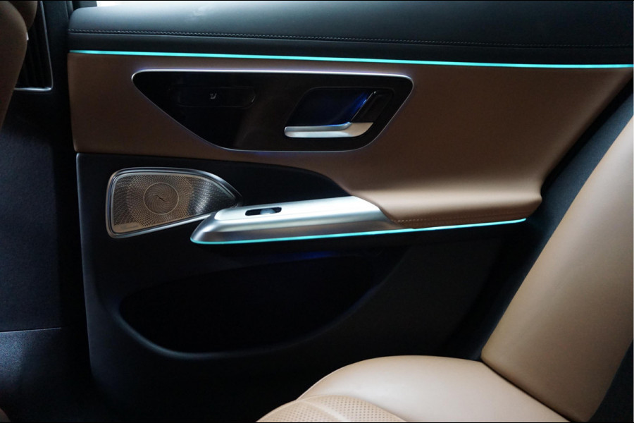 Mercedes-Benz E-Klasse Estate 300 e AMG Line Premium Plus Airmatic | Hyperscreen | Trekhaak | Pano | Adaptive + Lane | Memory Stoelmassage + Koeling + Verwarming | NL auto |