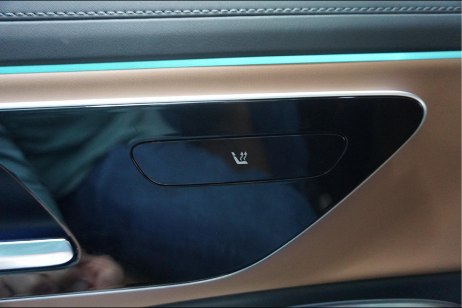 Mercedes-Benz E-Klasse Estate 300 e AMG Line Premium Plus Airmatic | Hyperscreen | Trekhaak | Pano | Adaptive + Lane | Memory Stoelmassage + Koeling + Verwarming | NL auto |