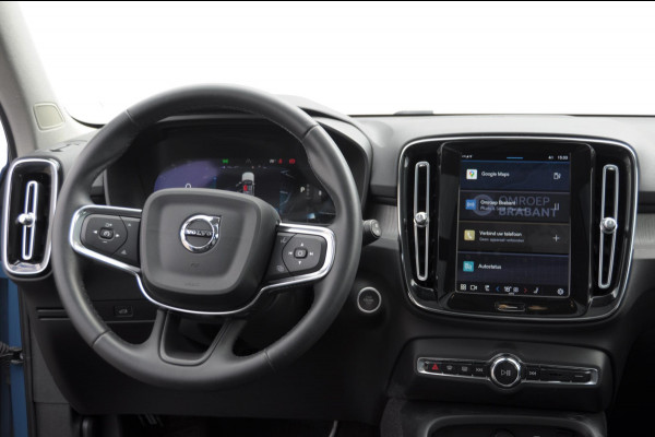 Volvo XC40 B3 177PK Automaat Ultimate Bright Elektrisch bedienbaar panoramadak / Cruise control / Achteruitrijcamera / Elektrisch bedienbare stoelen met geheugen / Stoel- en stuurverwarming / Elektrische achterklep / Harman Kardon