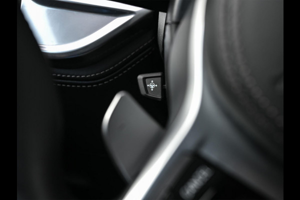 BMW X5 xDrive50e M-Sport Pro | NL-Auto | Panoramadak | Skylounge | Bowers en Wilkins | Alcantare Hemel | Assisted driving prof. | Comfort Seats | Stoelventilatie + Massage | 360 Camera | HUD | BMW Gesture Control | Soft Close | Elektr. trekhaak |
