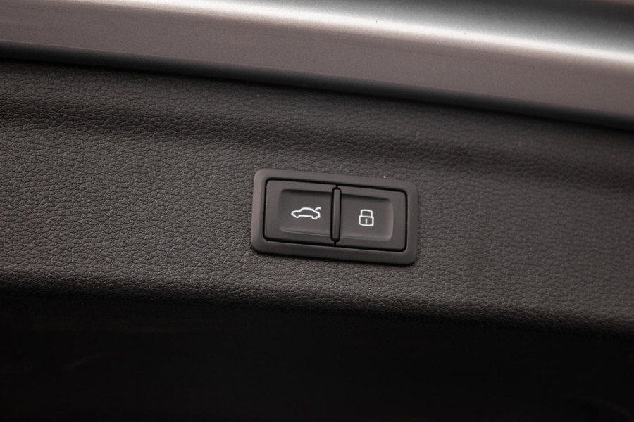 Audi Q3 45 TFSI e edition VIRTUAL COCKPIT / CRUISE CONTROLE / AIRCO / BRUIN LEER / PHEV
