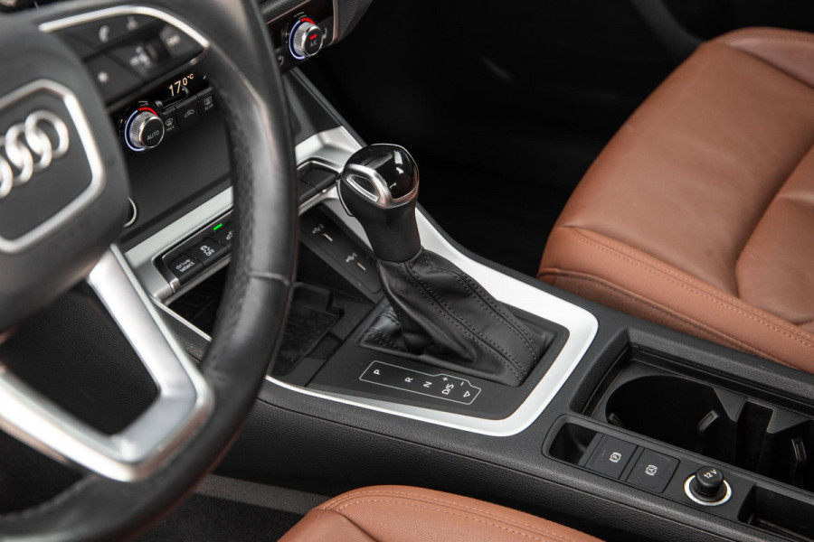 Audi Q3 45 TFSI e edition VIRTUAL COCKPIT / CRUISE CONTROLE / AIRCO / BRUIN LEER / PHEV