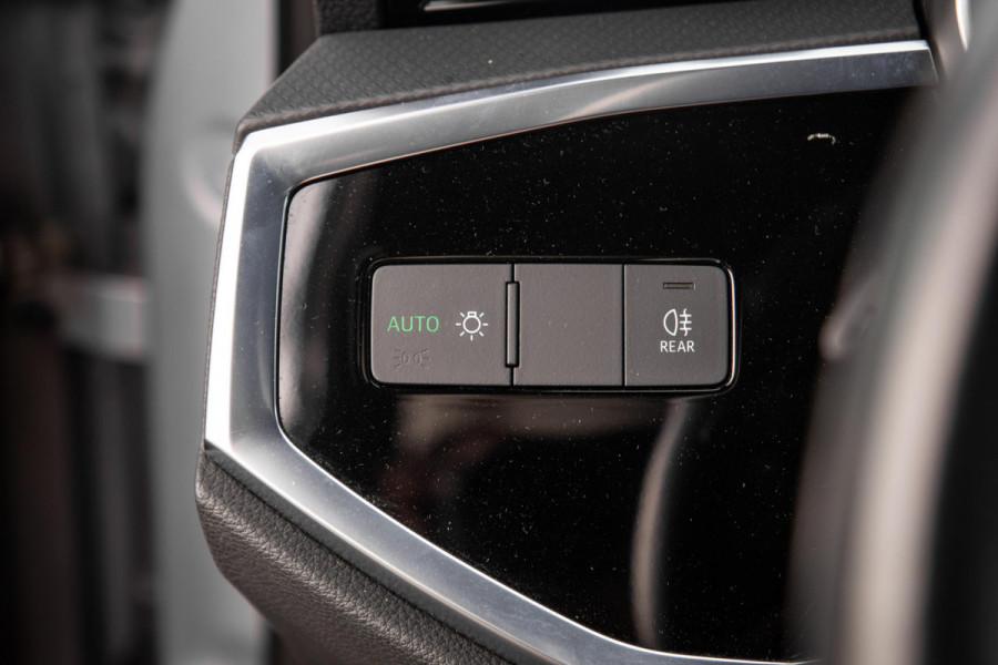 Audi Q3 45 TFSI e edition VIRTUAL COCKPIT / CRUISE CONTROLE / AIRCO / BRUIN LEER / PHEV