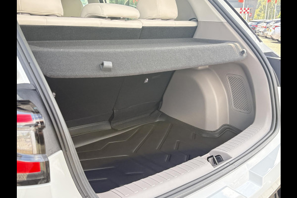 GEELY E2 Ultra 47 kWh 115 PK | Pre-order nu ! | 345km Actieradius | Stoel- & Stuurverwarming | 540° Panoramische Camera | Elektrisch Achterklep | Draadloze oplader |