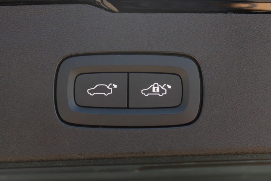 Volvo V60 B4 211PK Automaat Inscription Adaptieve Cruise Control / Elektrisch verstelbare voorstoelen met geheugen op de bestuurdersstoel / Apple Carplay / Dab+ / Lane keeping Aid / Navigatie / Stoelverwarming