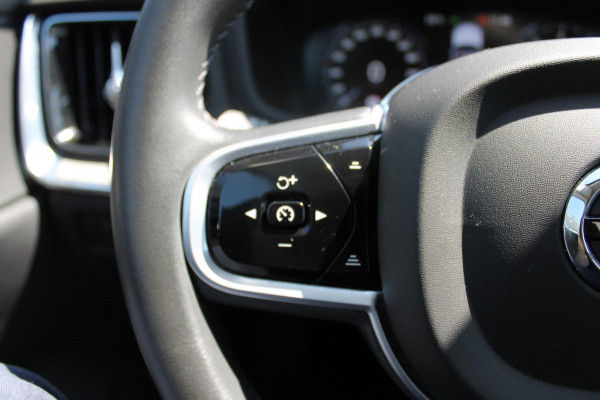 Volvo V60 B4 211PK Automaat Inscription Adaptieve Cruise Control / Elektrisch verstelbare voorstoelen met geheugen op de bestuurdersstoel / Apple Carplay / Dab+ / Lane keeping Aid / Navigatie / Stoelverwarming