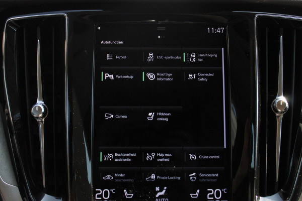 Volvo V60 B4 211PK Automaat Inscription Adaptieve Cruise Control / Elektrisch verstelbare voorstoelen met geheugen op de bestuurdersstoel / Apple Carplay / Dab+ / Lane keeping Aid / Navigatie / Stoelverwarming