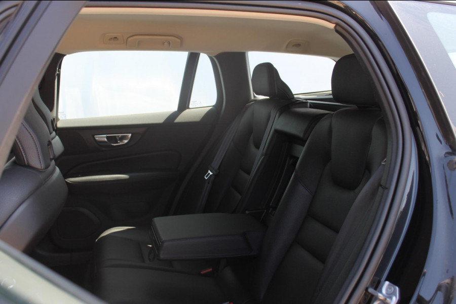 Volvo V60 B4 211PK Automaat Inscription Adaptieve Cruise Control / Elektrisch verstelbare voorstoelen met geheugen op de bestuurdersstoel / Apple Carplay / Dab+ / Lane keeping Aid / Navigatie / Stoelverwarming