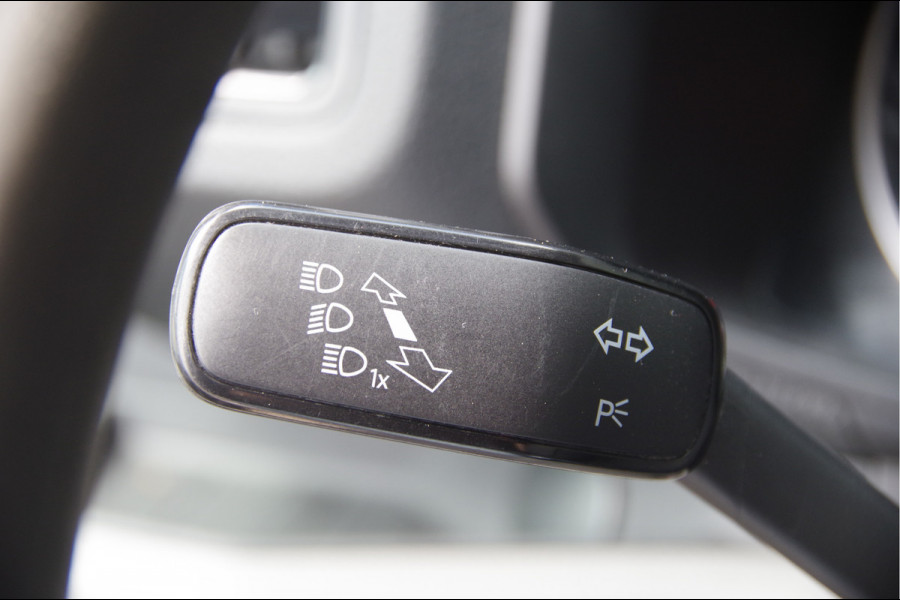 MAN TGE 3.140 35 2.0 L3H2(L2H1) EURO6! AUT. CRUISE, TREKHAAK, 18'', ERGO ACTIVE GEVEERDE STOEL, STOELVERWARMING, AIRCO, PARKEERSENSOREN