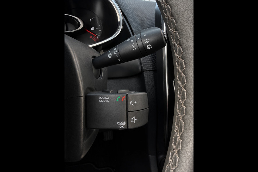 Renault Clio Estate 0.9 TCe Limited - Navigatie I Airco I LED I Comfort pakket I 103.000 KM - Dealer onderhouden