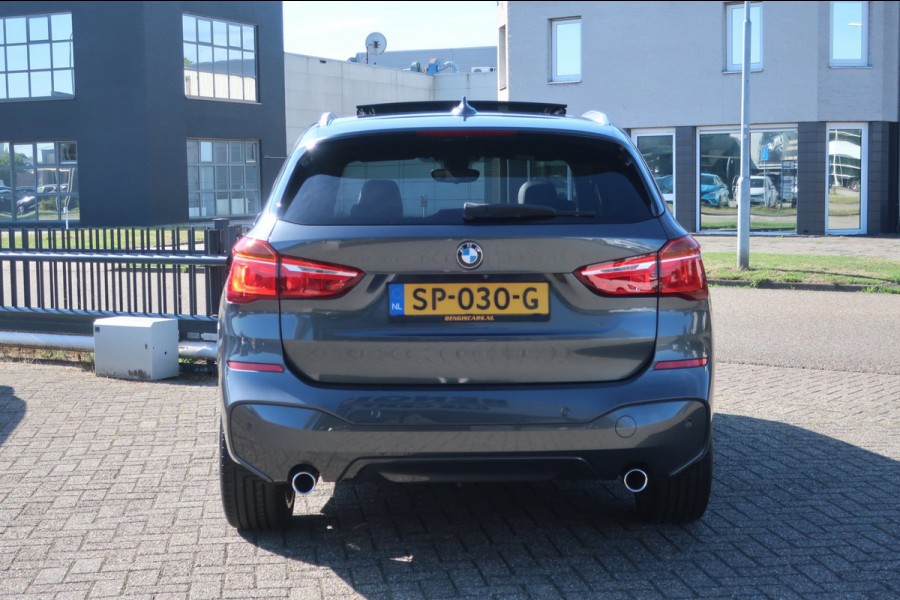 BMW X1 SDrive20i High Executive 1e EIG_LED_PANO_HEAD-UP_CAM_PDC V+A_NAP.