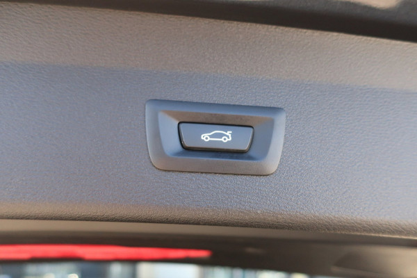 BMW X1 SDrive20i High Executive 1e EIG_LED_PANO_HEAD-UP_CAM_PDC V+A_NAP.