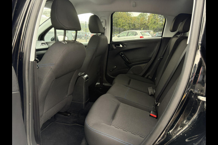 Peugeot 208 1.2 PureTech Signature ✓Net beurt gahad✓Navi✓Carplay✓Lm velgen✓Airco✓Cruise✓5 Deurs✓Pdc✓5 Deurs✓Lm velgen✓N.A.P✓Apk tot 04-2027