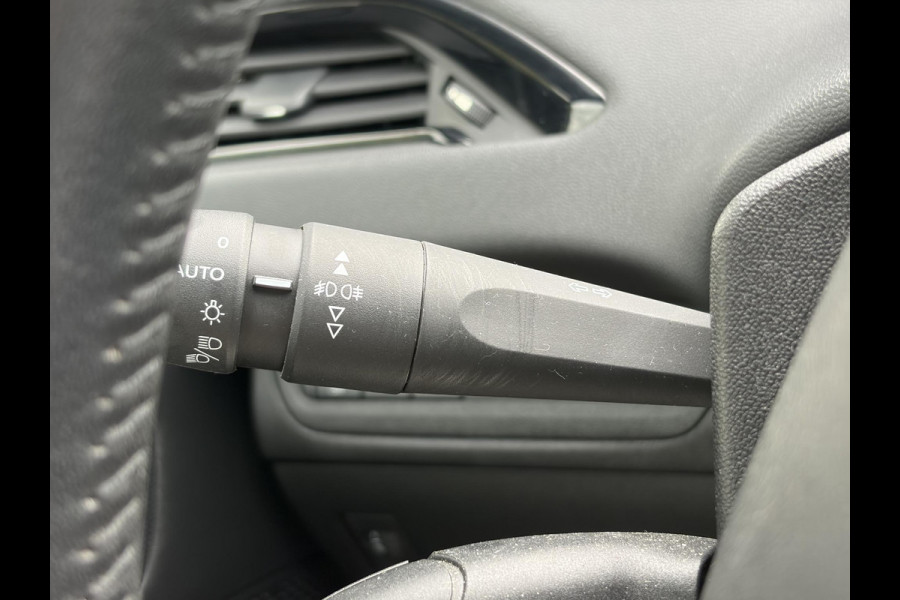 Peugeot 208 1.2 PureTech Signature ✓Net beurt gahad✓Navi✓Carplay✓Lm velgen✓Airco✓Cruise✓5 Deurs✓Pdc✓5 Deurs✓Lm velgen✓N.A.P✓Apk tot 04-2027