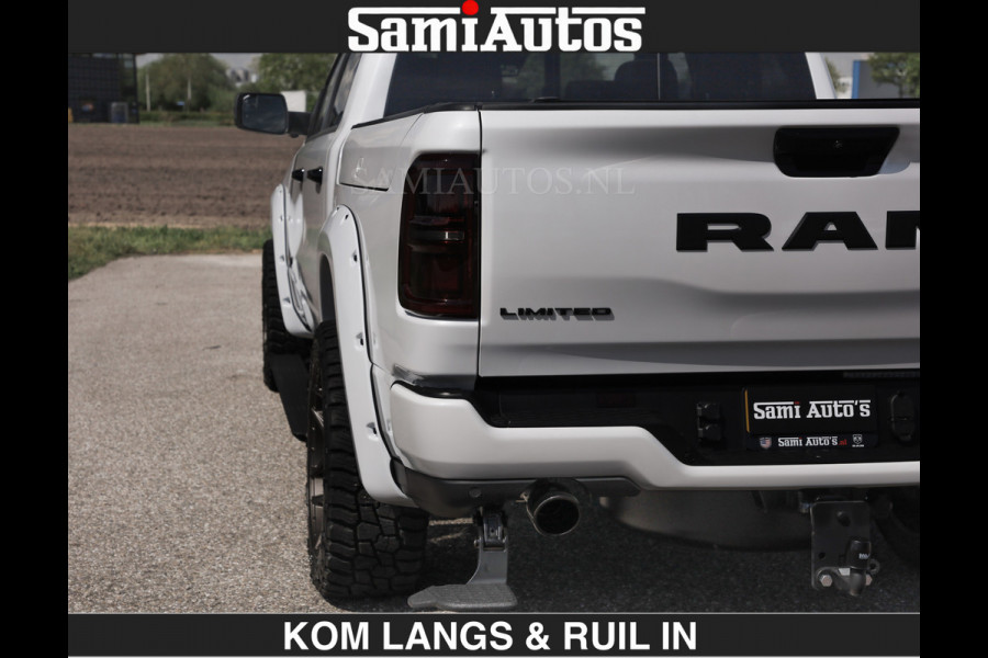 Dodge Ram LIMITED H.O 540 PK 706Nm | Massage + Full Option | De Meest Luxe en Volle Pick-Up in zijn Klasse | Comfortabele Dubbele Cabine met Royale 5 Zitplaatsen | BPM vrij | Nu Leverbaar uit Voorraad | Voorraad Nr 2336 - 7700 | De specialist in Amerikaanse pick‑ups in Nederland en Europa.