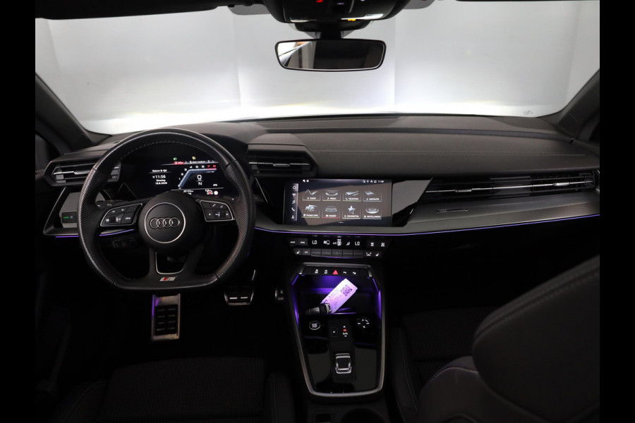Audi A3 Sportback 30 TFSI S edition 110 pk S-tronic | Verlengde garantie | Navigatie | Panoramadak | Parkeersensoren (Park assist) | Achteruitrijcamera | Stoelverwarming | S-Line |