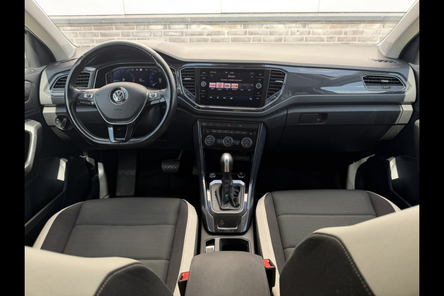 Volkswagen T-Roc 1.5 TSI Sport | LED | Trekhaak | Carplay | Camera | Virtual Cockpit | Blind-Spot | PDC
