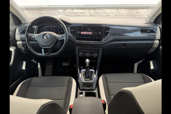 Volkswagen T-Roc 1.5 TSI Sport | LED | Trekhaak | Carplay | Camera | Virtual Cockpit | Blind-Spot | PDC