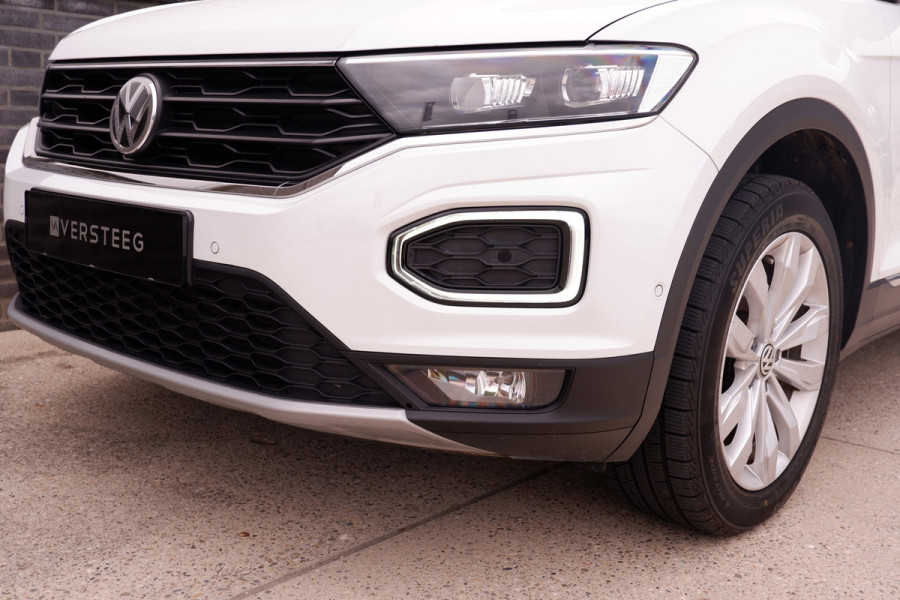 Volkswagen T-Roc 1.5 TSI Sport | LED | Trekhaak | Carplay | Camera | Virtual Cockpit | Blind-Spot | PDC