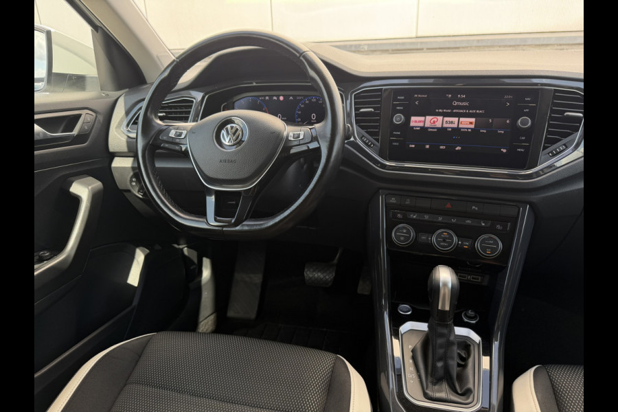 Volkswagen T-Roc 1.5 TSI Sport | LED | Trekhaak | Carplay | Camera | Virtual Cockpit | Blind-Spot | PDC