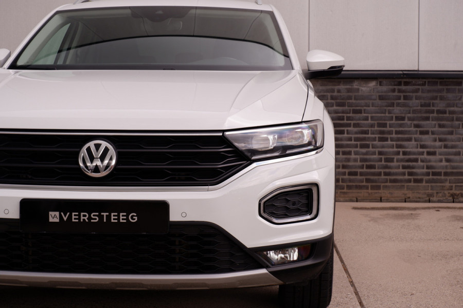 Volkswagen T-Roc 1.5 TSI Sport | LED | Trekhaak | Carplay | Camera | Virtual Cockpit | Blind-Spot | PDC