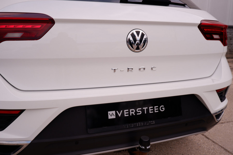 Volkswagen T-Roc 1.5 TSI Sport | LED | Trekhaak | Carplay | Camera | Virtual Cockpit | Blind-Spot | PDC