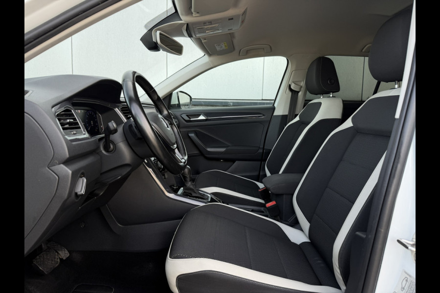 Volkswagen T-Roc 1.5 TSI Sport | LED | Trekhaak | Carplay | Camera | Virtual Cockpit | Blind-Spot | PDC