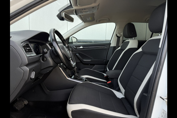 Volkswagen T-Roc 1.5 TSI Sport | LED | Trekhaak | Carplay | Camera | Virtual Cockpit | Blind-Spot | PDC