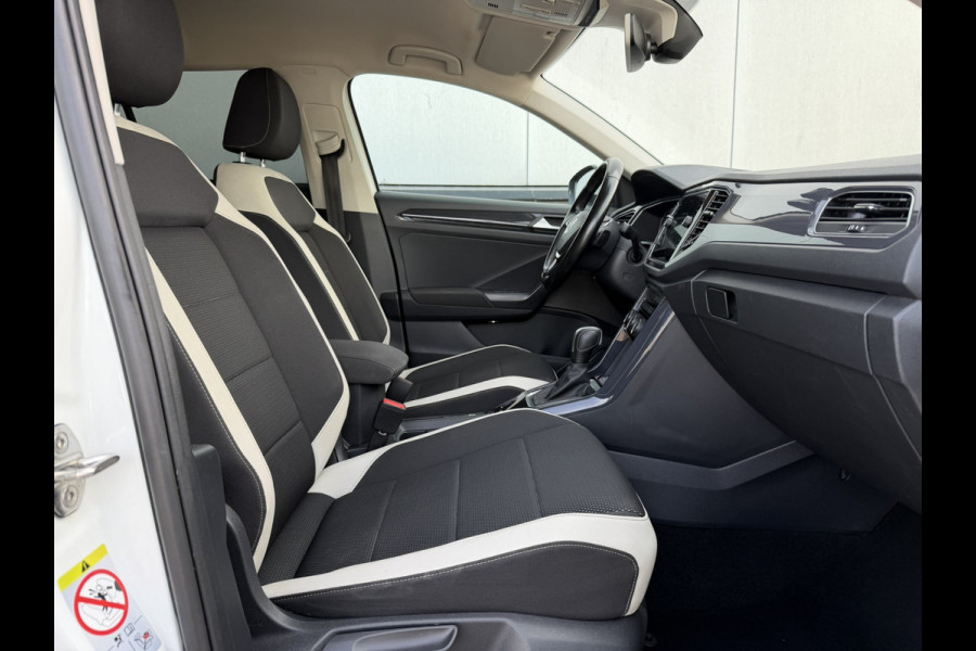 Volkswagen T-Roc 1.5 TSI Sport | LED | Trekhaak | Carplay | Camera | Virtual Cockpit | Blind-Spot | PDC