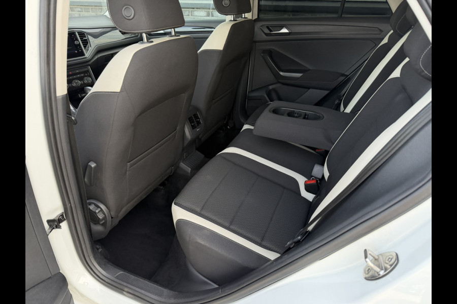 Volkswagen T-Roc 1.5 TSI Sport | LED | Trekhaak | Carplay | Camera | Virtual Cockpit | Blind-Spot | PDC