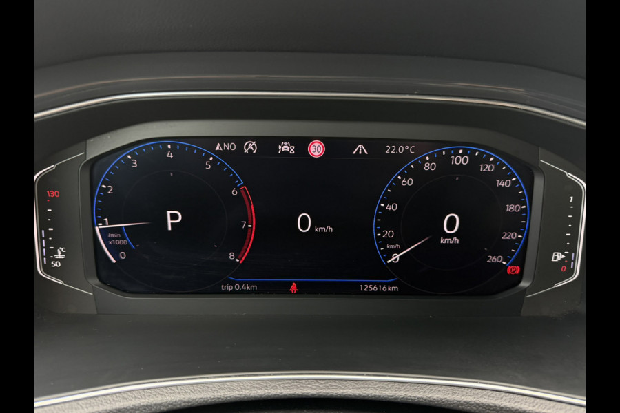 Volkswagen T-Roc 1.5 TSI Sport | LED | Trekhaak | Carplay | Camera | Virtual Cockpit | Blind-Spot | PDC