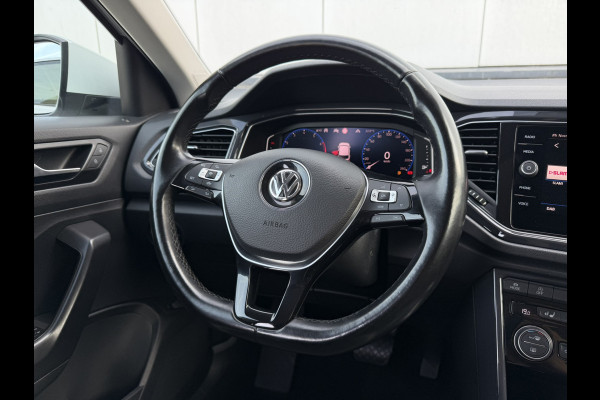 Volkswagen T-Roc 1.5 TSI Sport | LED | Trekhaak | Carplay | Camera | Virtual Cockpit | Blind-Spot | PDC