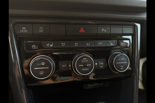 Volkswagen T-Roc 1.5 TSI Sport | LED | Trekhaak | Carplay | Camera | Virtual Cockpit | Blind-Spot | PDC
