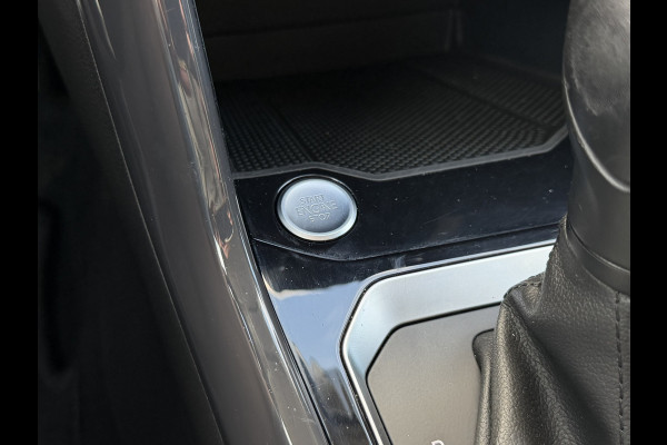 Volkswagen T-Roc 1.5 TSI Sport | LED | Trekhaak | Carplay | Camera | Virtual Cockpit | Blind-Spot | PDC