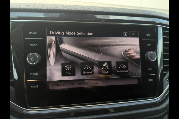 Volkswagen T-Roc 1.5 TSI Sport | LED | Trekhaak | Carplay | Camera | Virtual Cockpit | Blind-Spot | PDC