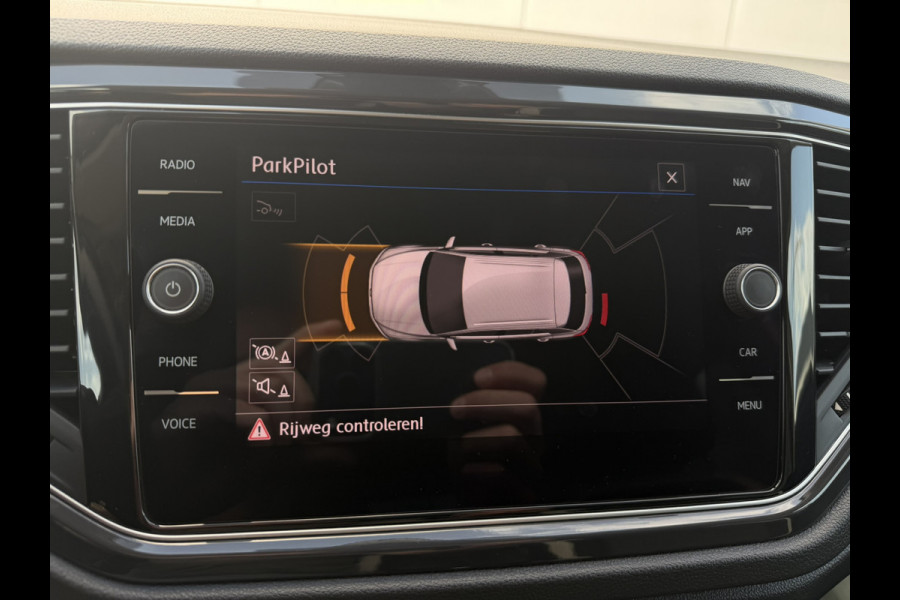 Volkswagen T-Roc 1.5 TSI Sport | LED | Trekhaak | Carplay | Camera | Virtual Cockpit | Blind-Spot | PDC