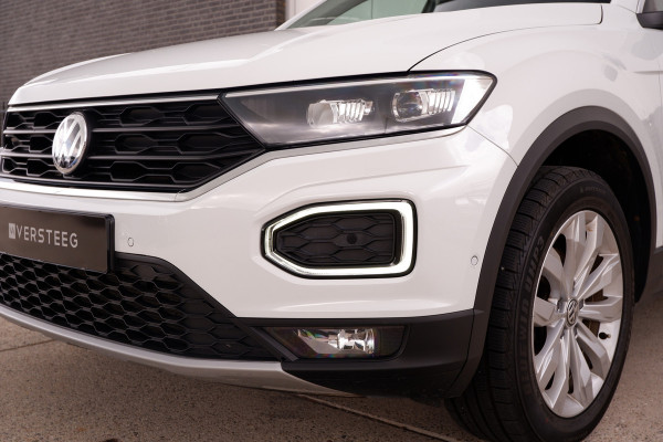 Volkswagen T-Roc 1.5 TSI Sport | LED | Trekhaak | Carplay | Camera | Virtual Cockpit | Blind-Spot | PDC