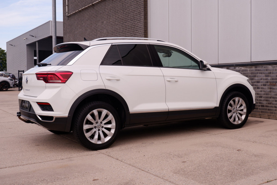 Volkswagen T-Roc 1.5 TSI Sport | LED | Trekhaak | Carplay | Camera | Virtual Cockpit | Blind-Spot | PDC