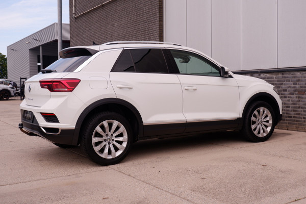 Volkswagen T-Roc 1.5 TSI Sport | LED | Trekhaak | Carplay | Camera | Virtual Cockpit | Blind-Spot | PDC