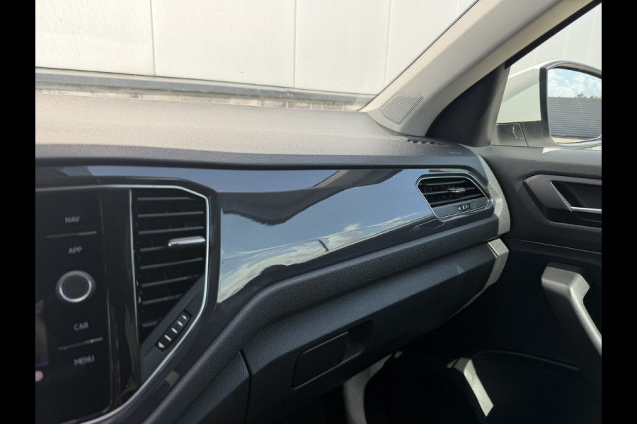 Volkswagen T-Roc 1.5 TSI Sport | LED | Trekhaak | Carplay | Camera | Virtual Cockpit | Blind-Spot | PDC