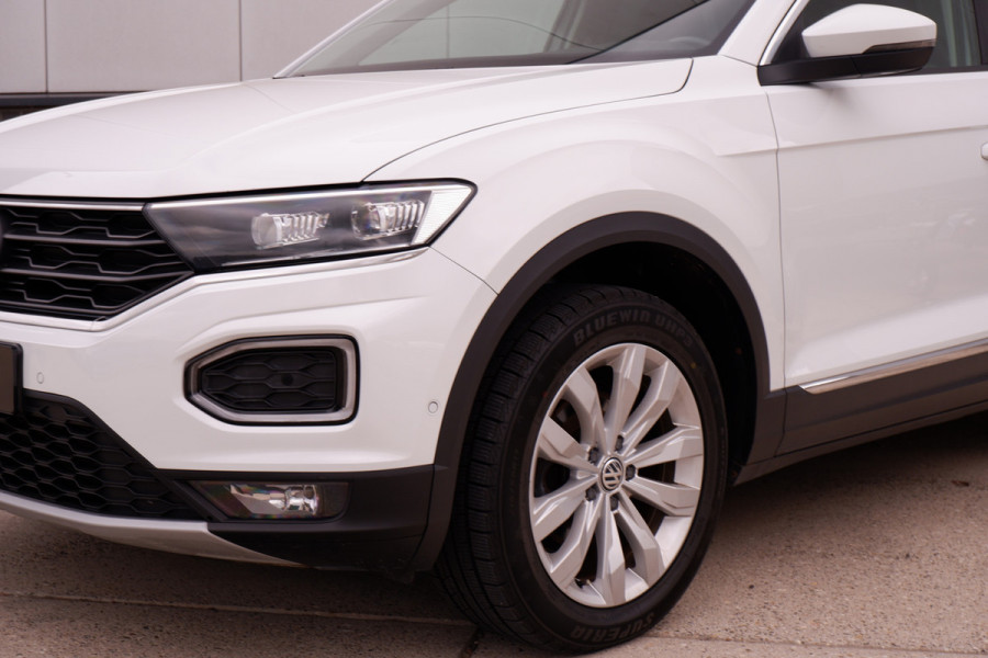Volkswagen T-Roc 1.5 TSI Sport | LED | Trekhaak | Carplay | Camera | Virtual Cockpit | Blind-Spot | PDC