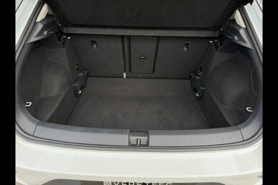 Volkswagen T-Roc 1.5 TSI Sport | LED | Trekhaak | Carplay | Camera | Virtual Cockpit | Blind-Spot | PDC