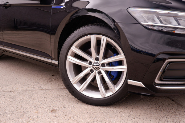 Volkswagen Passat Variant 1.4 TSI PHEV GTE Business | Pano | Carplay | LED | Camera | Navi | LED