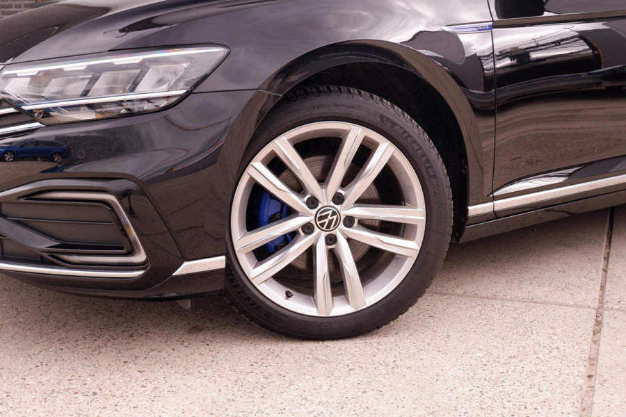 Volkswagen Passat Variant 1.4 TSI PHEV GTE Business | Pano | Carplay | LED | Camera | Navi | LED