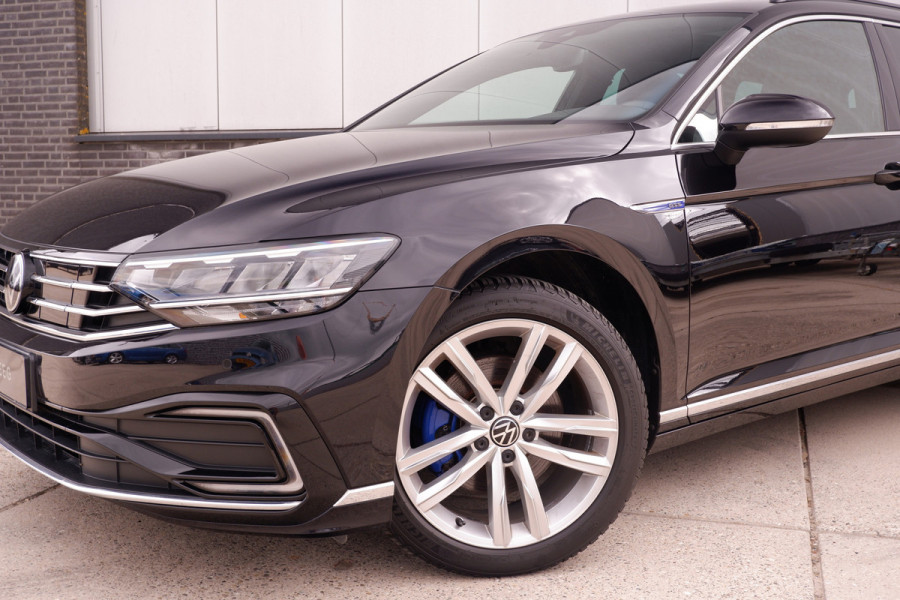 Volkswagen Passat Variant 1.4 TSI PHEV GTE Business | Pano | Carplay | LED | Camera | Navi | LED