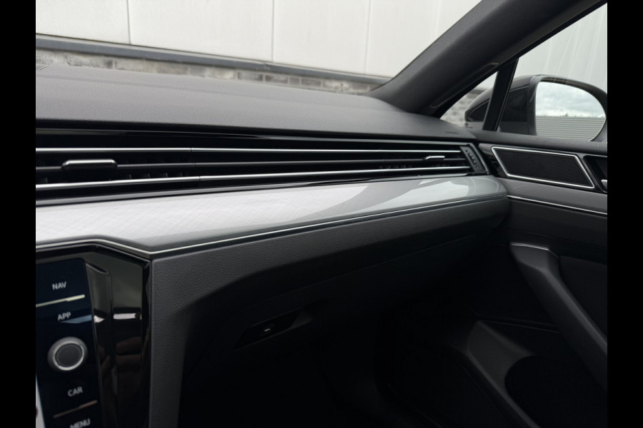 Volkswagen Passat Variant 1.4 TSI PHEV GTE Business | Pano | Carplay | LED | Camera | Navi | LED