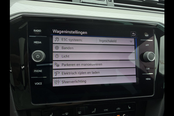 Volkswagen Passat Variant 1.4 TSI PHEV GTE Business | Pano | Carplay | LED | Camera | Navi | LED